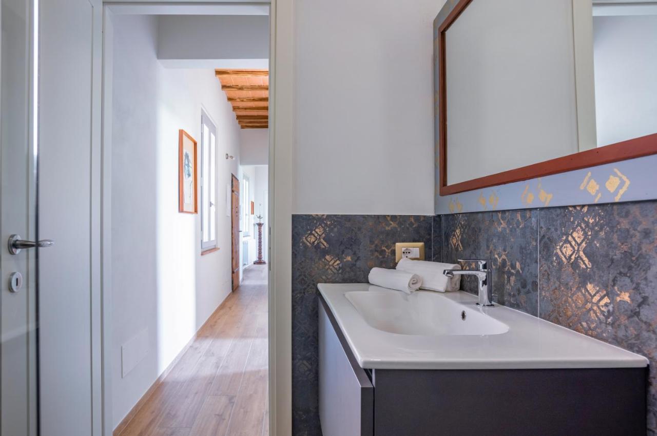 Porta Romana Elegant Apartments With Private Parking! Siena Bagian luar foto